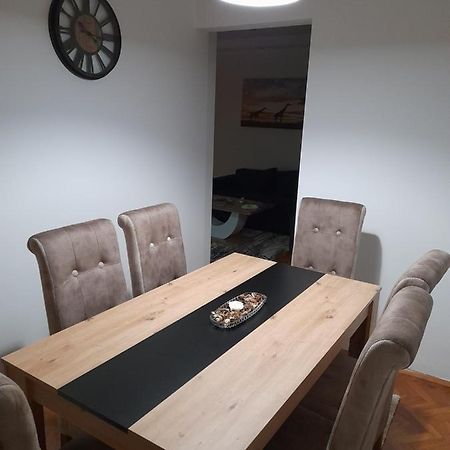 Holiday Apartaments 2 Ni Extérieur photo
