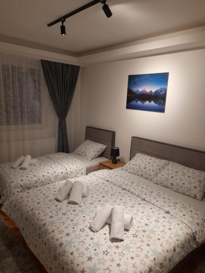 Holiday Apartaments 2 Ni Extérieur photo
