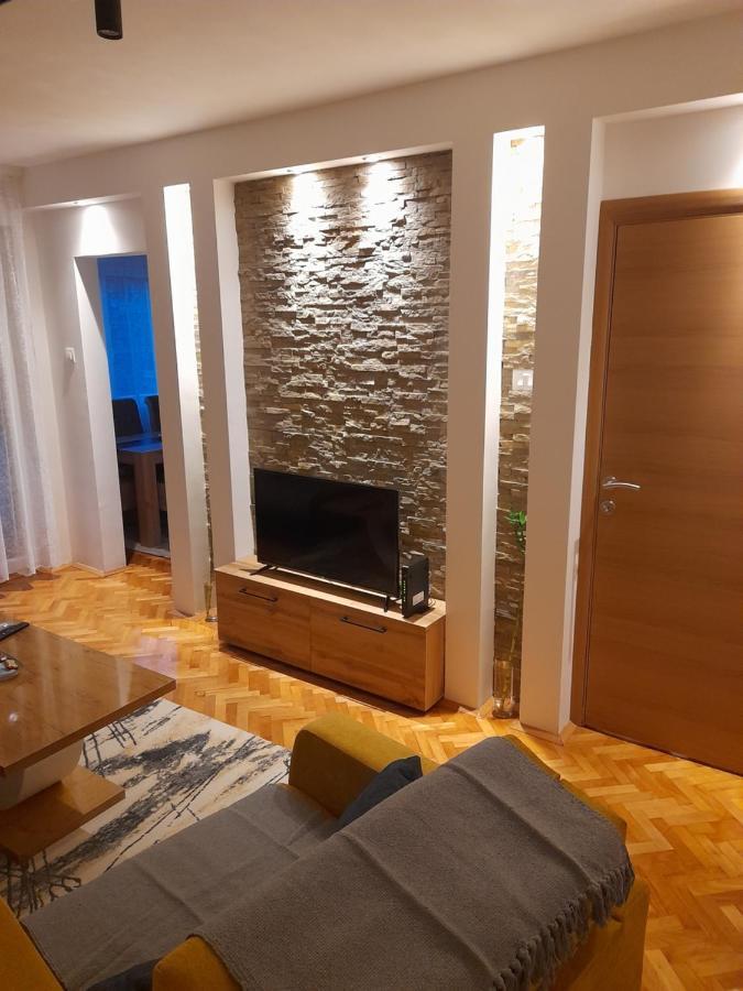 Holiday Apartaments 2 Ni Extérieur photo