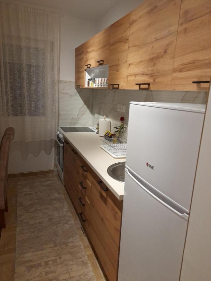 Holiday Apartaments 2 Ni Extérieur photo