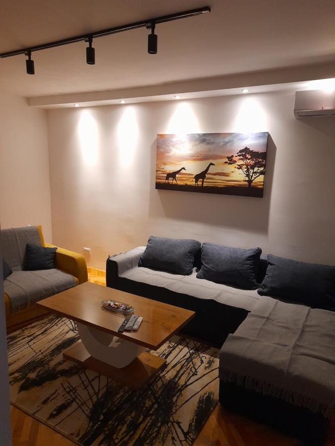 Holiday Apartaments 2 Ni Extérieur photo