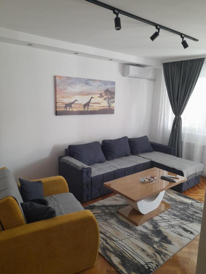 Holiday Apartaments 2 Ni Extérieur photo